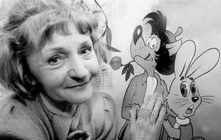 Озвучка у неё была оригинальная. Ни у одного актёра не было такого голоса, как у неё. А вот снималась в кино, она не так уж и мало.
Фильмография
214 работ в 212 проектах.
Источник: