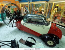 о! еще б два мг42 вместо вместо фар и ножики к колесным дискам прифигашить как у боевых колесниц и я б взял...само то по нашим дорогам