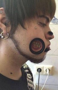 Из жизни Азии: жуткий вегетарианский фестиваль в Таиланде