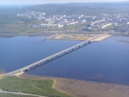 В этом году в мае проезжал его на машине по пути в Испанию. Впечатляет.
Построили за четыре года. Впечатляет. У нас в Мурманске мост через Кольский залив строили 13 лет. 1600 метров. Впечатляет