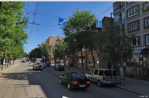 Ниже же уже панораму перекрестка привели.