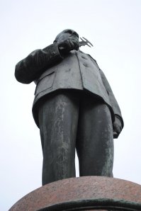 Ковров, памятник Дегтяреву
Ленин с линейкой