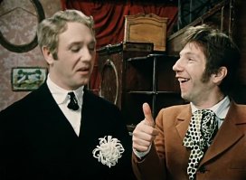 Хоронили тещу - порвали два баяна!