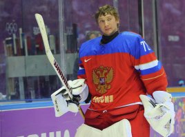 Сегодня, 20-го сентября, свой 28-й День рождения празднует российский хоккеист, вратарь клуба НХЛ «Коламбус Блю Джекетс» и сборной России, первый и единственный в истории российский игрок, получивший приз лучшему вратарю регулярного чемпионата НХЛ - «Везина Трофи» Сергей Бобровский!
Пожелаем Сергею крепкого здоровья и успехов в дальнейшей карьере!