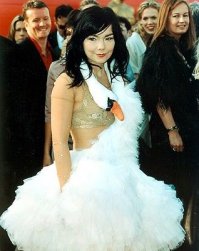 Потрясающий дизайн шарфов из войлока (котики, птицы и зайчата не пострадали)