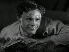 В роли Павла - Денис Кмит, приёмный сын Леонида Кмита, легендарного Петьки из "Чапаева".