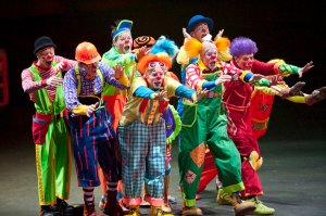 просто едет с работы/на работу

интересно, в таких ботах удобно на доске то?!