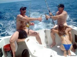 А вы знали, что эти люди просто обожают рыбалку?