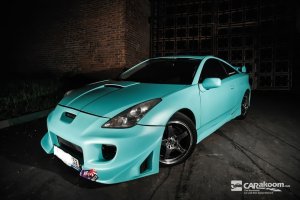 Симпатичная девушка Мария и ее 500-сильный Mitsubishi Lancer Evo