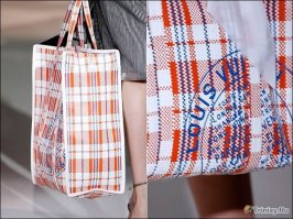 Это как с дизайнерской сумкой от Louis Vuitton. Уже, бедные, не знают как лохов разводить)))