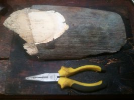 вот кусочек небольшой ,с камчатки привезен. с него на рукоять делал вставки (был пост) и.т.д