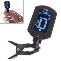 Гитарный тюнер. Стоит недорого. Можно и на телефон скачать. Если человеку не режет слух расстроенная гитара, то какой он музыкант?