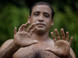 Какие пальцы складывать?