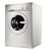 ..вот что значит-когда не было еще этих вещей...в то время...на одежду смотри как-будто ее раньше вообще не стирали...все какие-то зачуханые..мешковатая ...оде"жа..