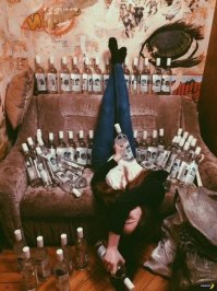 блин, тут вспомнилось, как говорят "некрасивых женщин не бывает, бывает мало водки". но есть еще интересней " некрасивых женщин нет, но есть тонкая грань между алкогольным опьянением и алкогольной интоксикацией" ну навеяло.