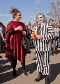 А вот Битлджус и Лидия))