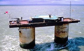 Кня́жество Си́ленд (англ. Principality of Sealand, по-английски буквально «морская земля»; также Силандия) — виртуальное[3][4] государство, провозглашённое в 1967 году британским отставным майором Пэдди Роем Бейтсом. В некоторых публикациях называется «непризнанное государство»[5][6]. Претендует на суверенитет над территорией морской платформы в Северном море в 10 километрах от побережья Великобритании. 

Физически территория Силенда возникла в ходе Второй мировой войны. В 1942 году ВМС Великобритании соорудили на подступах к побережью серию платформ. Одной из них был Рафс-Тауэр (англ. Roughs Tower). Во время войны на платформах размещались зенитные орудия и находился гарнизон из 200 человек. После окончания военных действий большинство башен было разрушено, но Рафс-Тауэр, будучи за пределами британских территориальных вод, остался нетронутым.