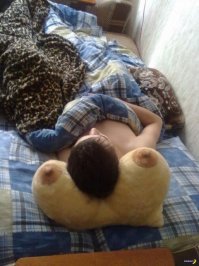 Нормально ,где купить такую подушку (с мужиком не предлагать) ;)