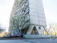 В Москве таких домов тоже хватает. Вот, например...