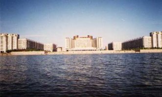 Это всё здорово, с Ленинского до Савушкина за 15 мин - это круто. Мне очень жалко убитой единственной морской набережной в СПб у Прибалтийской, больше морских набережных нет (кроме в парке 300 летия), очень жалко единственного места в городе пригодного для летнего и зимнего кайтинга и виндсерфинга и двух серф станций, зимней трассы по льду для всех, места для всяких фестивалей и тусовок у Прибалтийской.