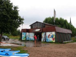 Это всё здорово, с Ленинского до Савушкина за 15 мин - это круто. Мне очень жалко убитой единственной морской набережной в СПб у Прибалтийской, больше морских набережных нет (кроме в парке 300 летия), очень жалко единственного места в городе пригодного для летнего и зимнего кайтинга и виндсерфинга и двух серф станций, зимней трассы по льду для всех, места для всяких фестивалей и тусовок у Прибалтийской.