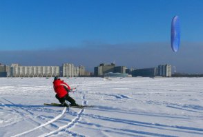 Это всё здорово, с Ленинского до Савушкина за 15 мин - это круто. Мне очень жалко убитой единственной морской набережной в СПб у Прибалтийской, больше морских набережных нет (кроме в парке 300 летия), очень жалко единственного места в городе пригодного для летнего и зимнего кайтинга и виндсерфинга и двух серф станций, зимней трассы по льду для всех, места для всяких фестивалей и тусовок у Прибалтийской.