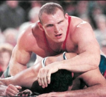 Ну это бред полный!!!! Я так понял, что, Александр Карелин, с его ушками, не мог стать чемпионом по борьбе? Потому что, у него ухи неполоманные? Идиотизм какой-то? Я думаю, ему было насрать про ухи, и он просто ни стал заморачиваться про ухи, - и стал чемпионом!!!