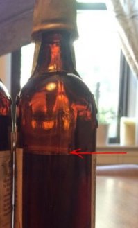 Я не писал, что он испортился.
Просто его крепость значительно снизилась, так как улетучивается в первую очередь спирт, а не вода.