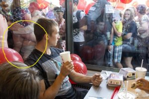 Я прошу прощения: на фото что-то из раздела "показалось" или это действительно то, что я вижу?:)