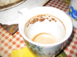 сильно от воды зависит.
вот осадок от одного пакетика (из кружки пил один раз)
