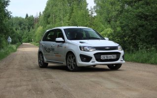 Снято круто. Но суровая правда в том, что в реальности на льду М6 лососнёт у любого мало-мальски подготовленного к поворотам хэтчбека. Даже у такого: