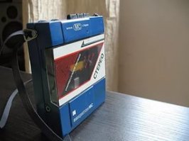 Тоже такие были)))0 В комплекте к самому моем первому плееру шли