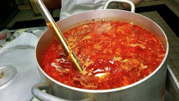В общем как это считать я хз,  захотел поесть,  поел...
мальчик Серёжа 40 лет рост176 вес 100кг
