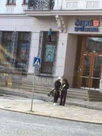 этот малый далеко пойдет, если выживет))