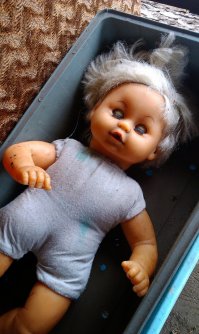 От себя добавлю: мои дочки играли в эти куклы в деревне лет 5 назад...