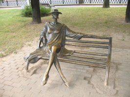 а знаете, почему у нее  коленки блестят???))))