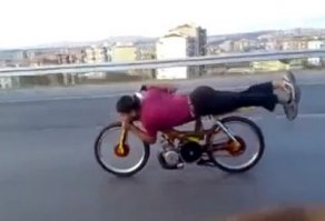 Сперва подумал,что мопед сам едет.Где "водитель" был ? Так чтоль ?