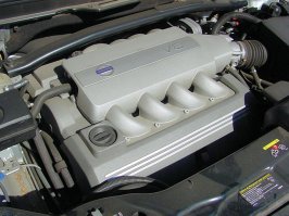 Кстати на S80 есть мотор V8 от Ямахи, там разгон до 100 км/ч идёт за 6,5  против Т6 и 7.2 :)