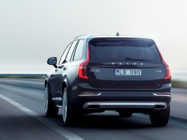 Новую Volvo S80 T6 2002 года