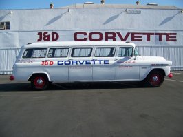 А в Кливленде на продажу выставлен вот такой бусик, всего за 220 000 $ торги скоро, торопитесь....)))))