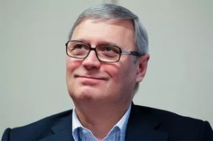 инженеры крали карандаши... у интеллигенции не было возможности много красть... я хочу обратно СССР!!! Там эти твари сидели на нарах  по полной!!!