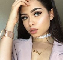 Мля, девушки, да не рисуйте вы такие брови. Ну чувство меры то должно быть.