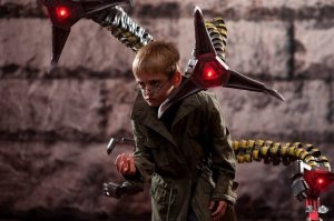 По моему гораздо больше на Стивена Хоккинга похож