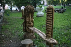 Не могу не вспомнить про творения Александра Ивченко