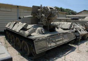 1,2)  T-122 сирийский вариант с Д-30
3,4) Т-100 египетский вариант с Д-50/Д-10
5) Египетские Т-100 и Т-122