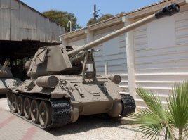 1,2)  T-122 сирийский вариант с Д-30
3,4) Т-100 египетский вариант с Д-50/Д-10
5) Египетские Т-100 и Т-122