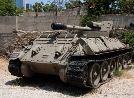 1,2)  T-122 сирийский вариант с Д-30
3,4) Т-100 египетский вариант с Д-50/Д-10
5) Египетские Т-100 и Т-122