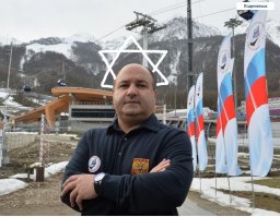 Не верю.Морда лица такая честная  и нимб над головой.