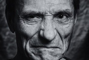 Где вообще этот магазин стоит? Одни обмороки шляются.