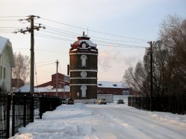 Старинная водонапорная башня в Рубцовске,находится не далеко от жд.вокзала.